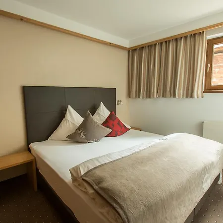 Haus Am Brunnen سامنون