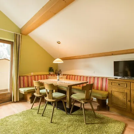 Haus Am Brunnen سامنون