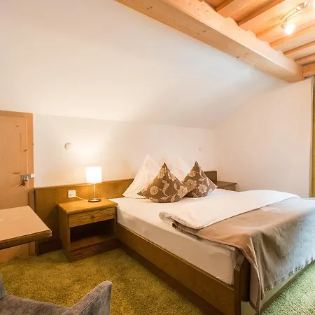 Haus Am Brunnen * سامنون