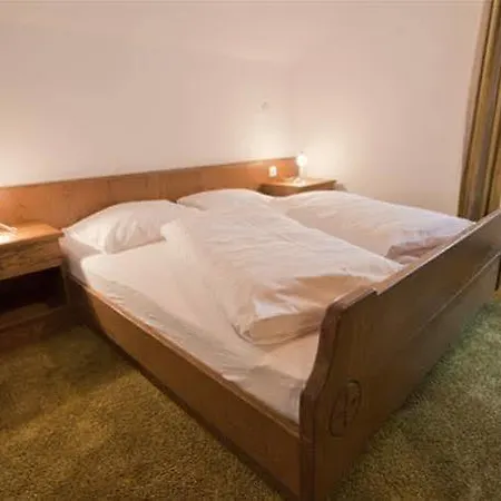 Haus Am Brunnen Apartment Samnaun